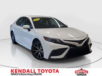 Used 2023 Toyota Camry SE video 1