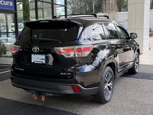 Used 2016 Toyota Highlander XLE image 7