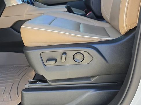 Used 2023 Chevrolet Tahoe Premier w/ Advanced Technology Package image 30