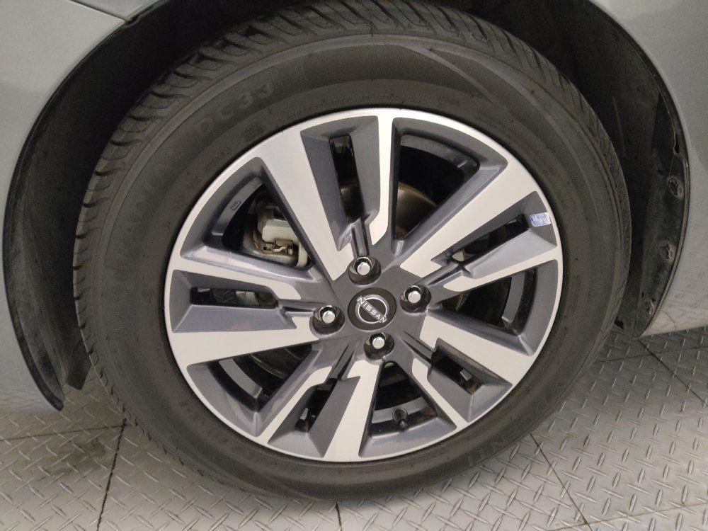 Used 2024 Nissan Versa SV FWD image 31