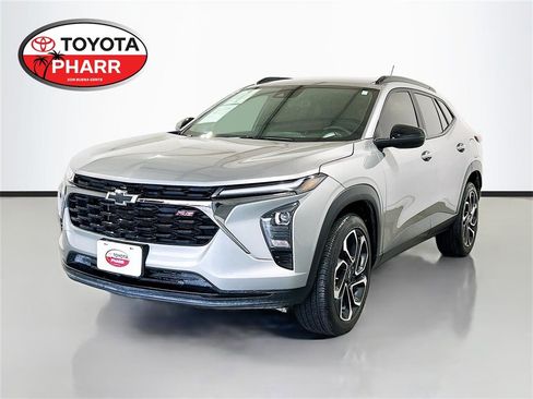 Used 2025 Chevrolet Trax RS w/ Driver Confidence Package image 1