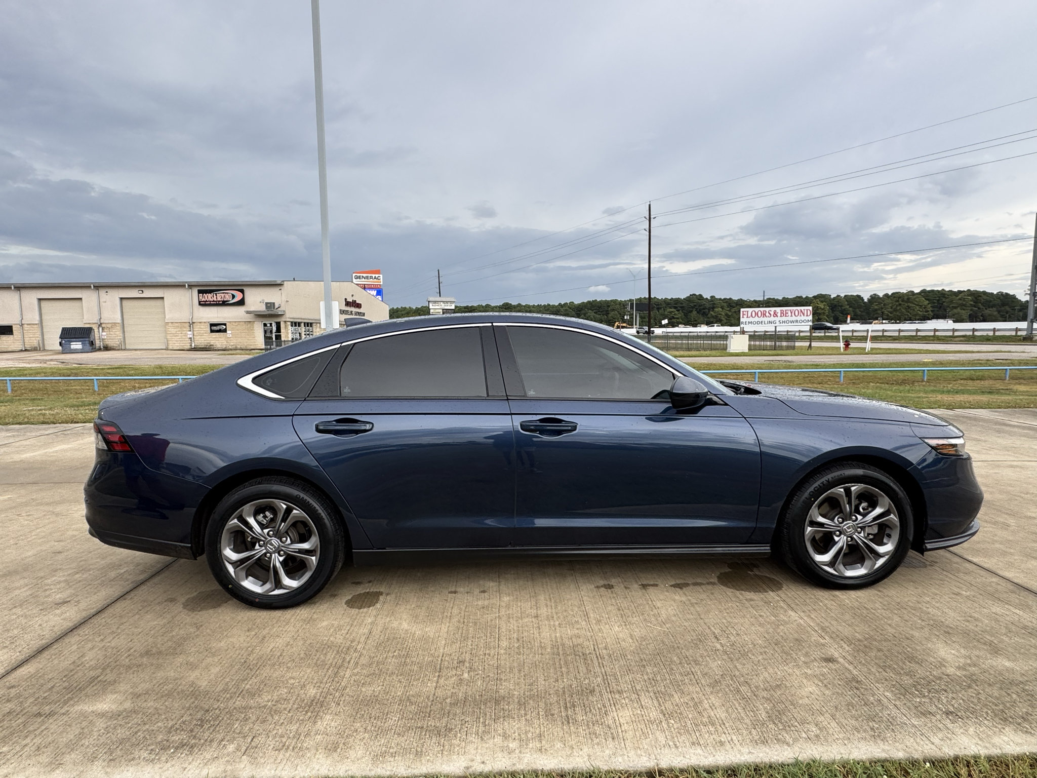 Certified 2023 Honda Accord EX image 8