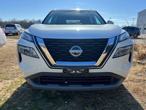 Used 2023 Nissan Rogue SV w/ SV Premium Package image 8