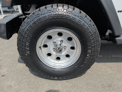 Used 2015 Jeep Wrangler Sport AWD/4WD image 16