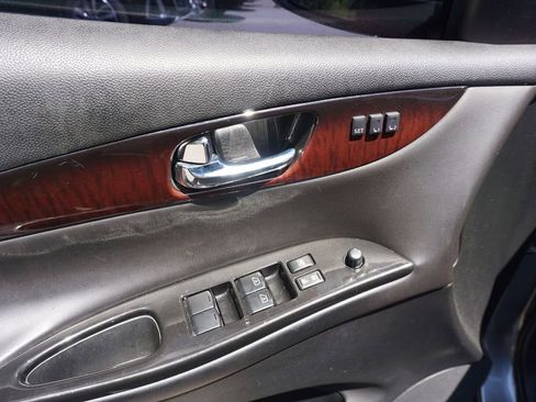 Used 2017 INFINITI QX50 2WD w/ Premium Plus Package image 3