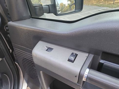 Used 2011 Ford F250 Lariat w/ Lariat Interior Pkg image 38