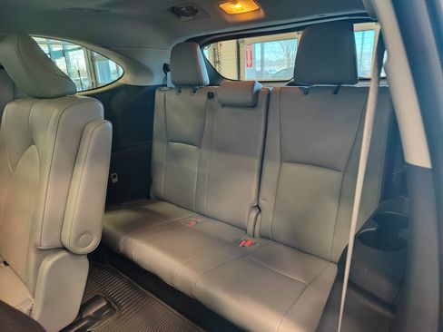 Used 2022 Toyota Highlander Platinum image 16