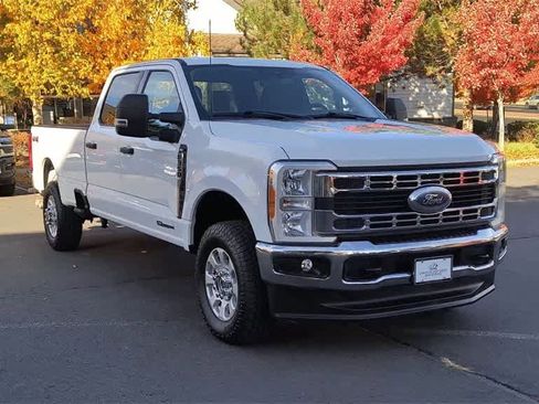 Used 2023 Ford F350 XLT image 3