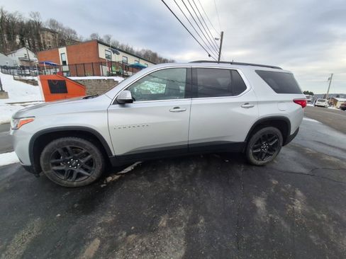 Used 2020 Chevrolet Traverse LT image 4