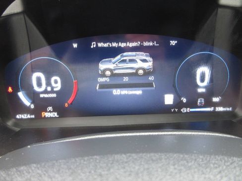 Used 2026 Ford Explorer Active RWD image 18