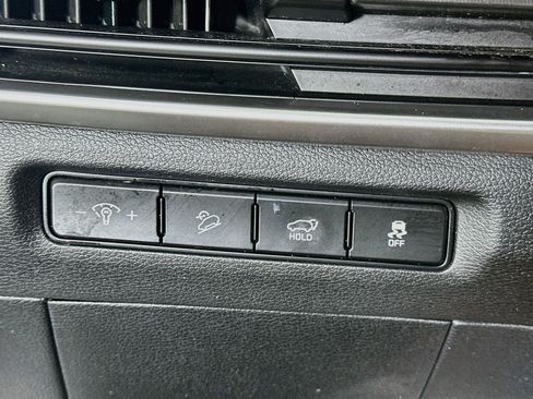 Used 2025 Kia Telluride S FWD image 17