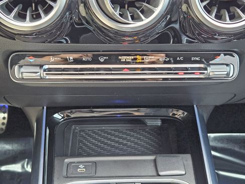 Certified 2025 Mercedes-Benz GLA 250 image 18