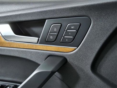 Used 2023 Audi Q5 2.0T Premium w/ Convenience Package image 27