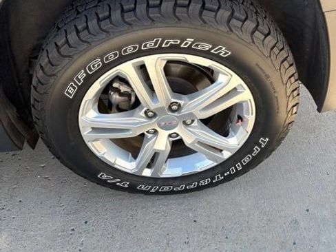 Used 2020 GMC Terrain SLE AWD/4WD image 23