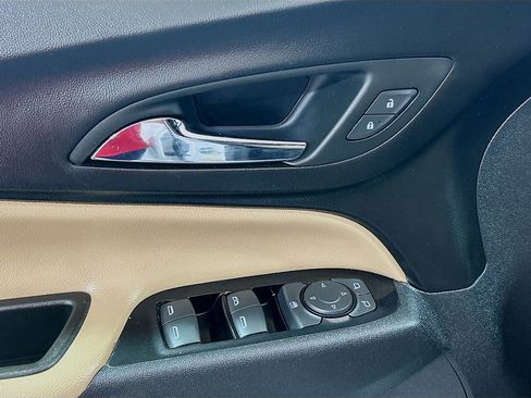 Used 2024 Chevrolet Equinox Premier FWD image 15