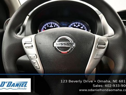 Used 2015 Nissan Versa SV FWD image 29