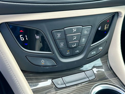 Used 2020 Buick Envision Essence w/ Experience Buick Package FWD image 14