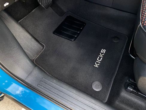 Used 2025 Nissan Kicks SR w/ Interior Electronics Package image 14