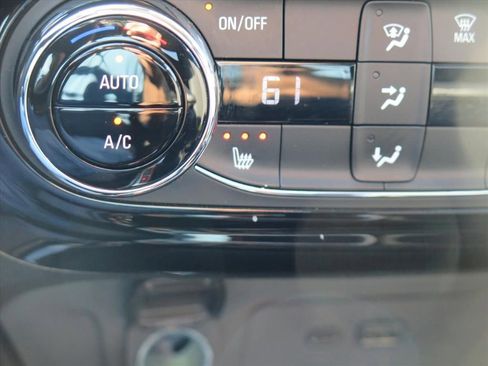 Used 2025 Chevrolet Trax LT w/ Driver Confidence Package image 13