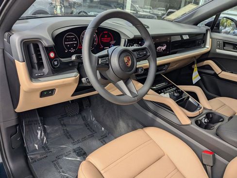 New 2025 Porsche Cayenne E-Hybrid image 4