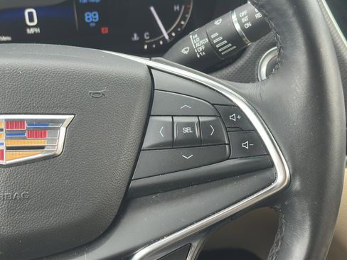 Used 2018 Cadillac XT5 Luxury w/ Driver Awareness Package image 21