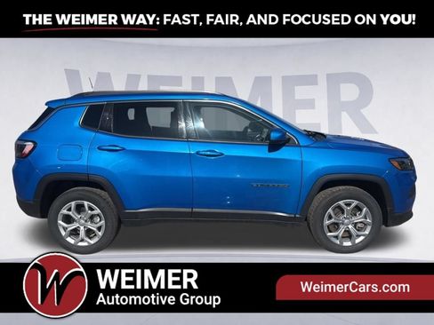 Used 2024 Jeep Compass Latitude AWD/4WD image 4