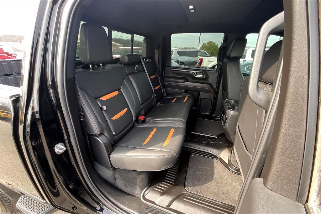 Used 2025 GMC Sierra 2500 AT4 w/ Technology Package AWD/4WD image 28