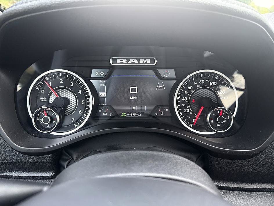 Used 2025 RAM 1500 Laramie AWD/4WD image 14