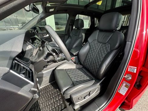 Used 2024 Audi SQ5 Prestige image 18