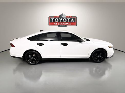 Used 2025 Honda Accord SE image 8