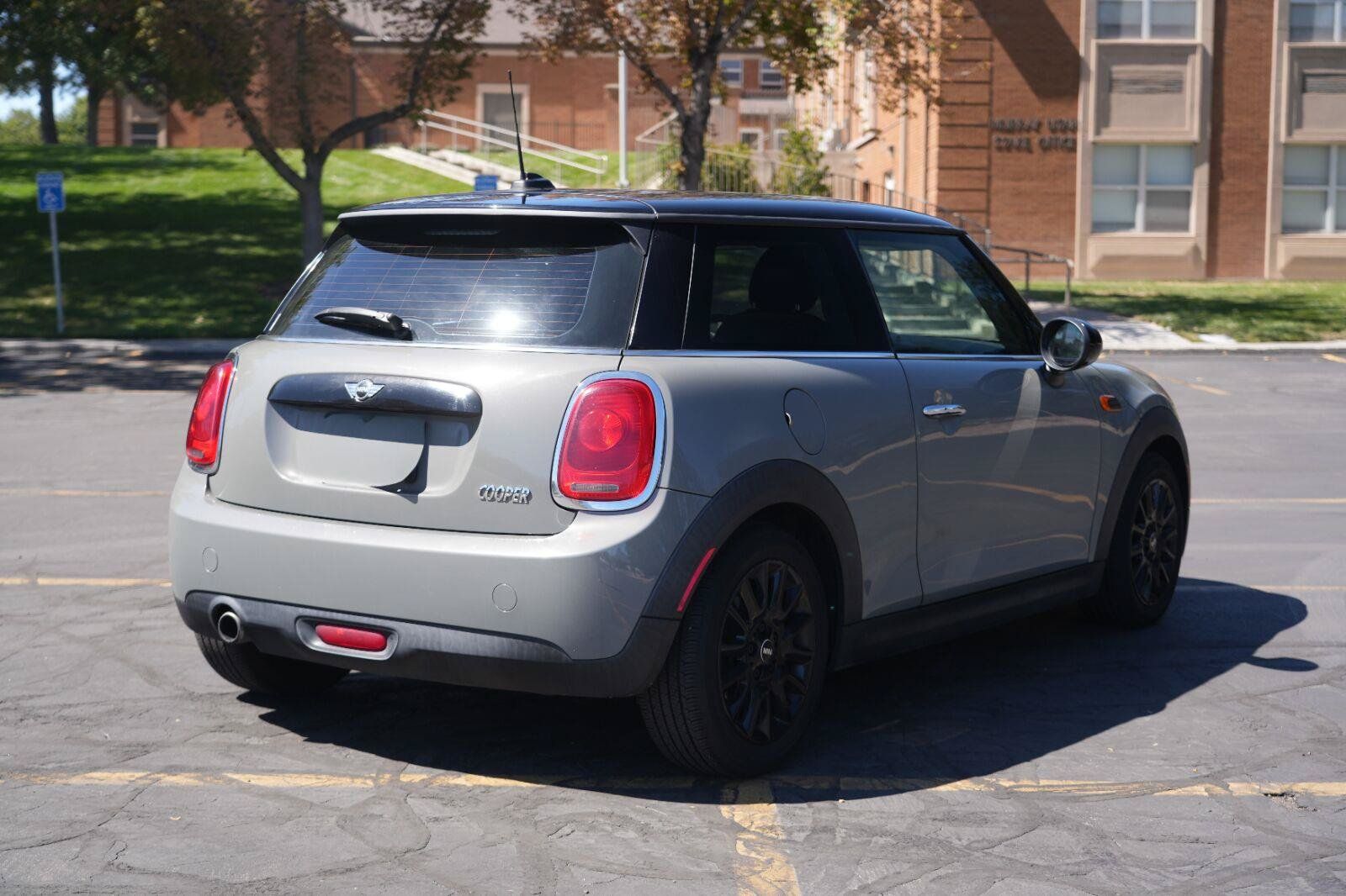 Used 2017 MINI Cooper 2-Door Hardtop FWD image 5