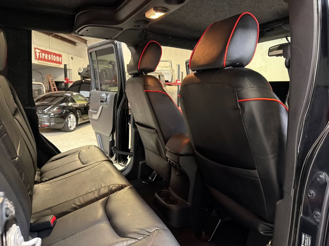 Used 2015 Jeep Wrangler Unlimited Sport w/ Quick Order Package 24S AWD/4WD image 38