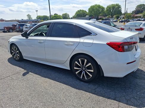 Used 2022 Honda Civic EX image 4