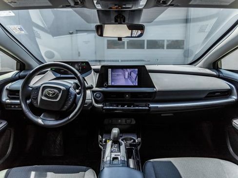 Used 2025 Toyota Prius LE FWD image 25