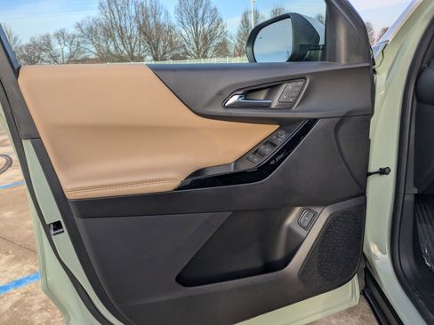 Used 2025 Chevrolet Equinox ACTIV w/ Safety and Technology Package image 11