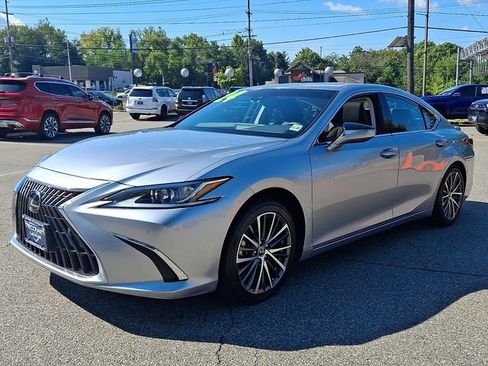 Certified 2024 Lexus ES 350 w/ Premium Package FWD image 3