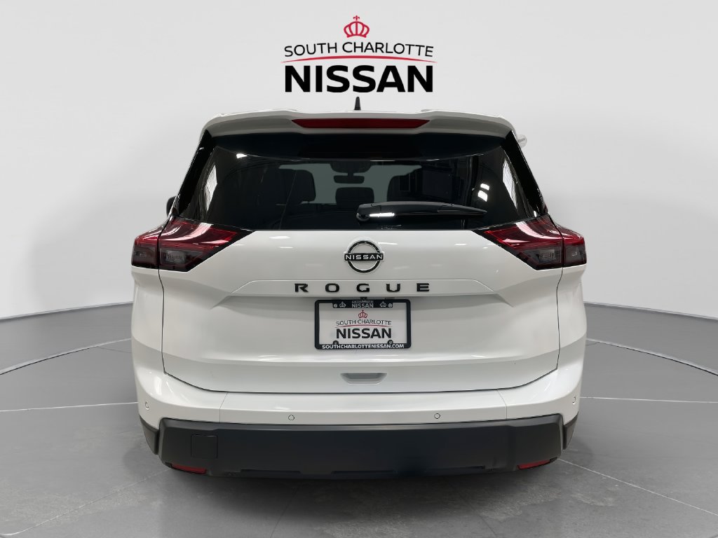 Used 2026 Nissan Rogue Dark Armor FWD image 5