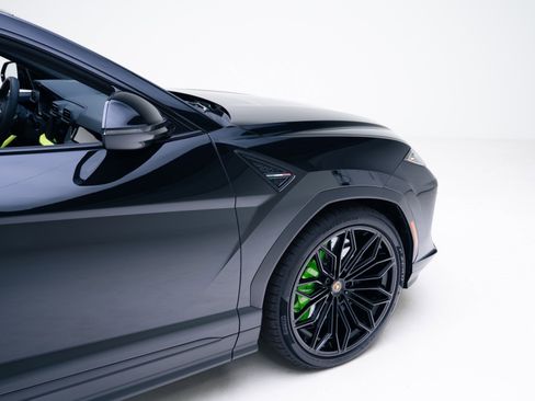 Used 2025 Lamborghini Urus SE image 21