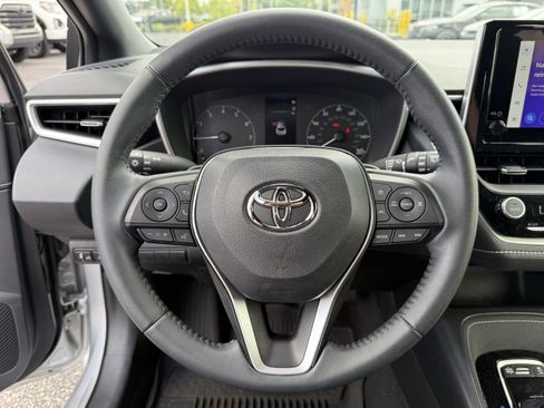 Used 2024 Toyota Corolla SE FWD image 3