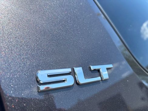 Used 2018 GMC Acadia SLT FWD image 10