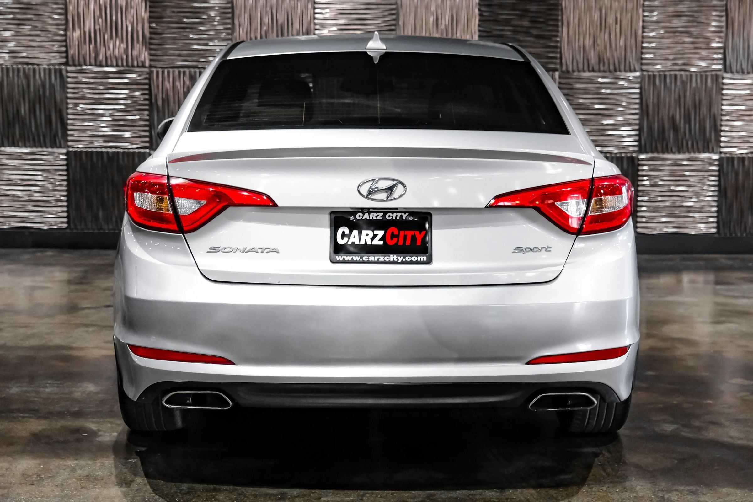 Used 2015 Hyundai Sonata Sport w/ Option Group 03 FWD image 8