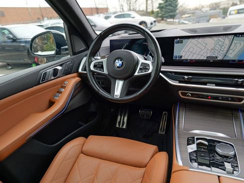 Used 2023 BMW X7 xDrive40i w/ M Sport Package image 50