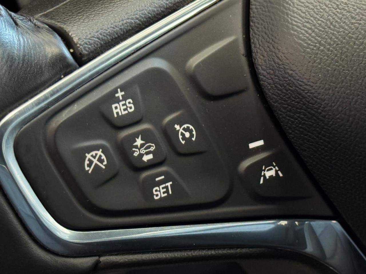 Used 2021 Chevrolet Equinox Premier AWD/4WD image 12