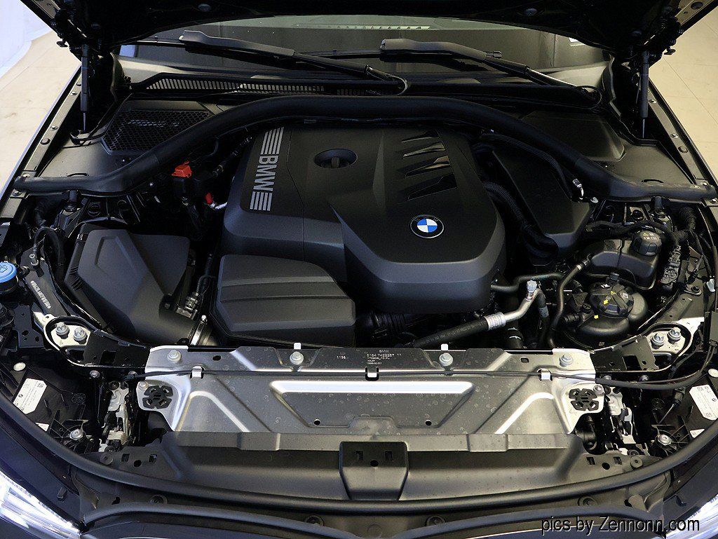 Certified 2026 BMW 330i xDrive Sedan w/ M Sport Package AWD/4WD image 37