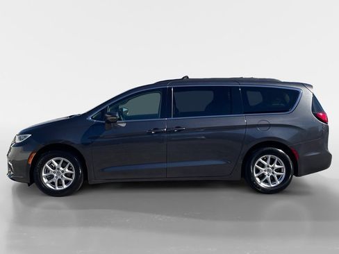 Used 2022 Chrysler Pacifica Touring-L image 3