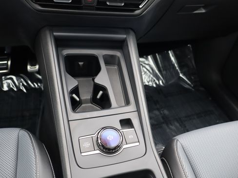 Certified 2025 Volkswagen Tiguan SE R-Line image 22