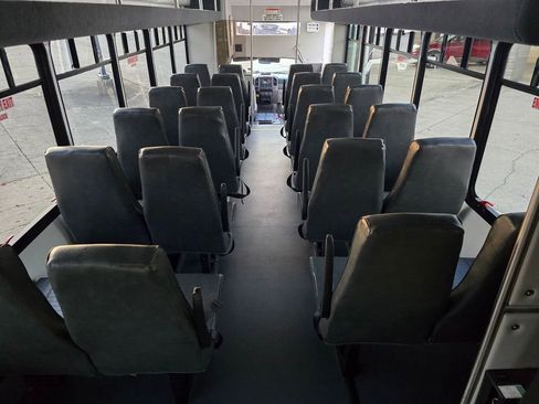 Used 2019 Ford F550 2WD Regular Cab Super Duty image 38