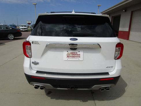 Used 2021 Ford Explorer King Ranch w/ Premium Technology Package AWD/4WD image 6
