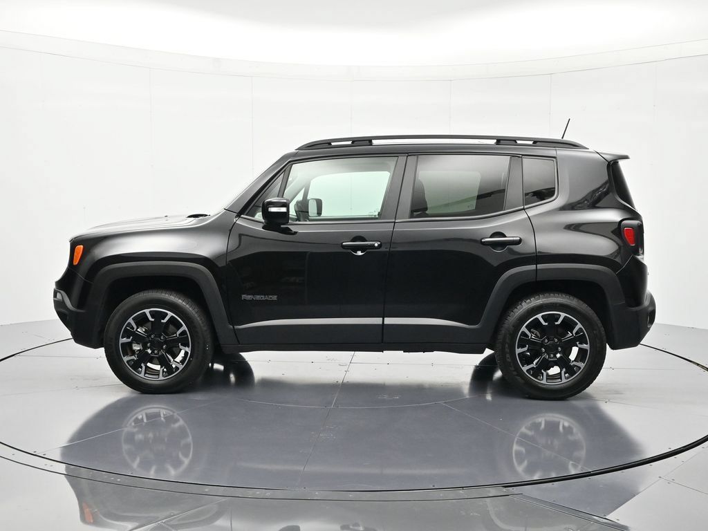 Used 2023 Jeep Renegade Latitude AWD/4WD image 8