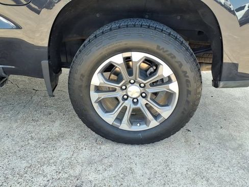 Used 2024 Chevrolet Silverado 1500 High Country w/ Technology Package AWD/4WD image 23